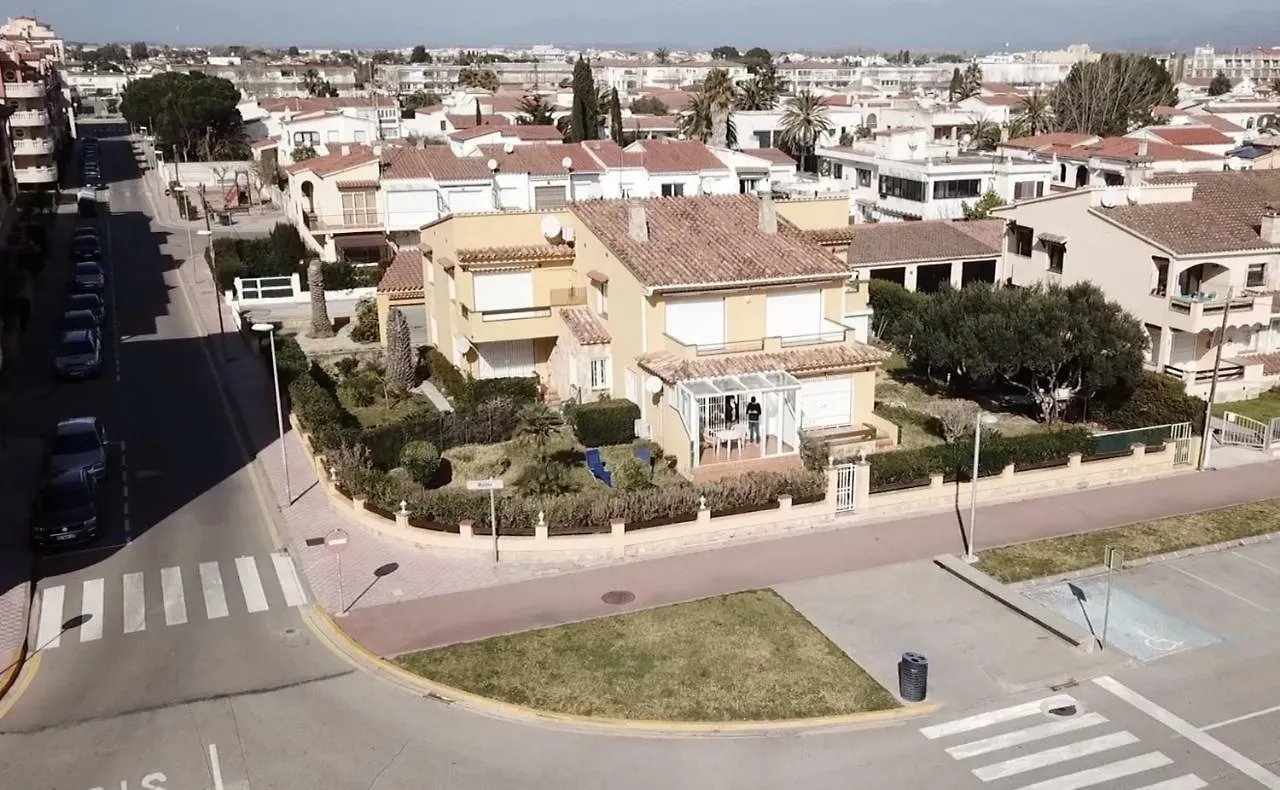 Apartament Amb Jardi A La Platja D'Empuriabrava 0*, Empuriabrava