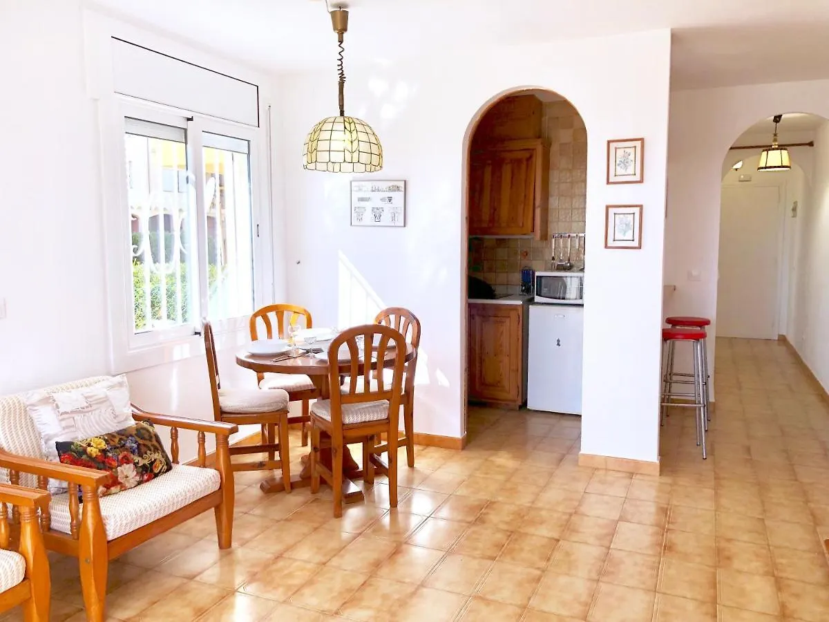 Apartament Amb Jardi A La Platja D'Empuriabrava Spain